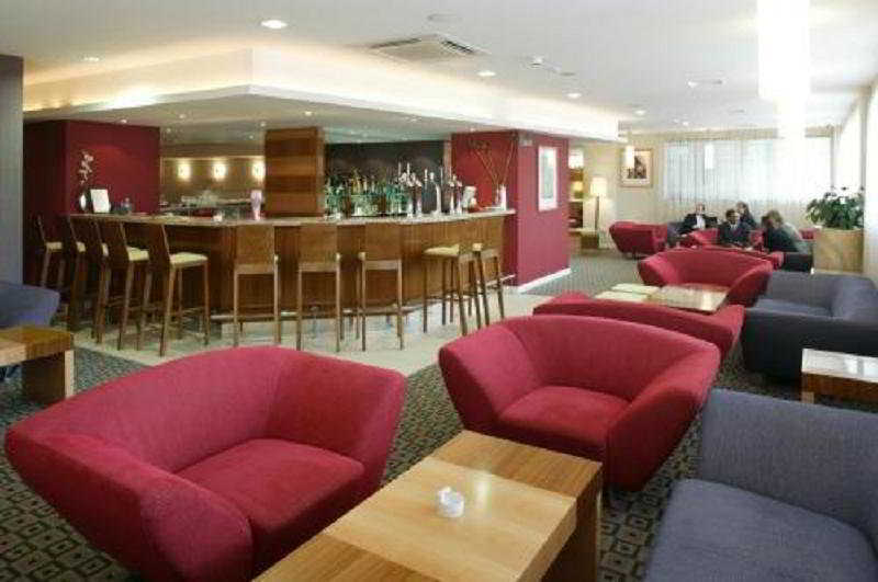 Ramada Hotel & Suites By Wyndham Coventry Extérieur photo